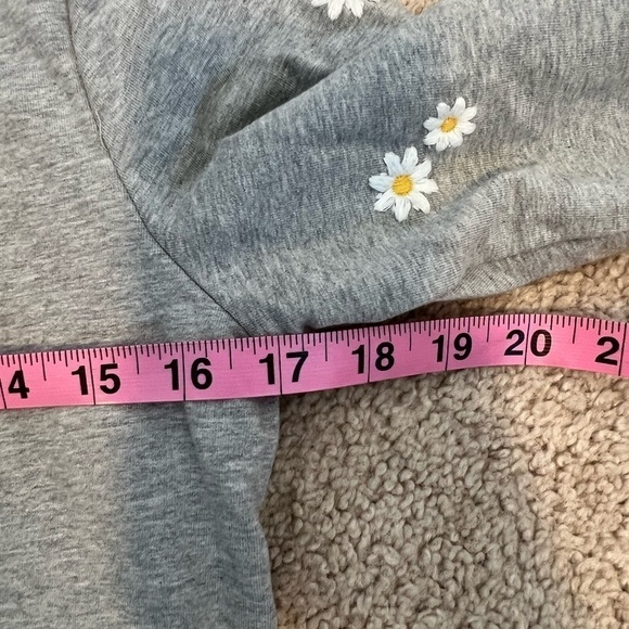 TALBOTS Women’s Gray Flower Top Size XS - Picture 6 of 7